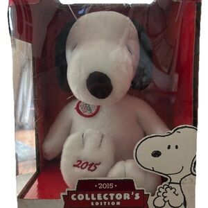 2015 Collector's Edition Snoopy plush from the Peanuts franchise